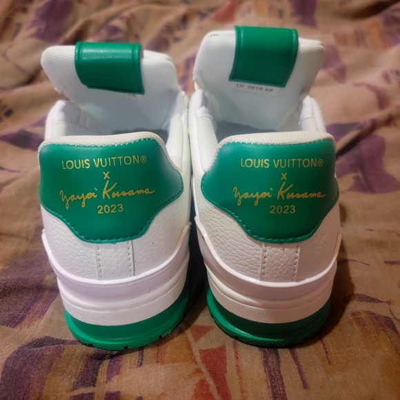 Sneakers - Picture 4 of 4